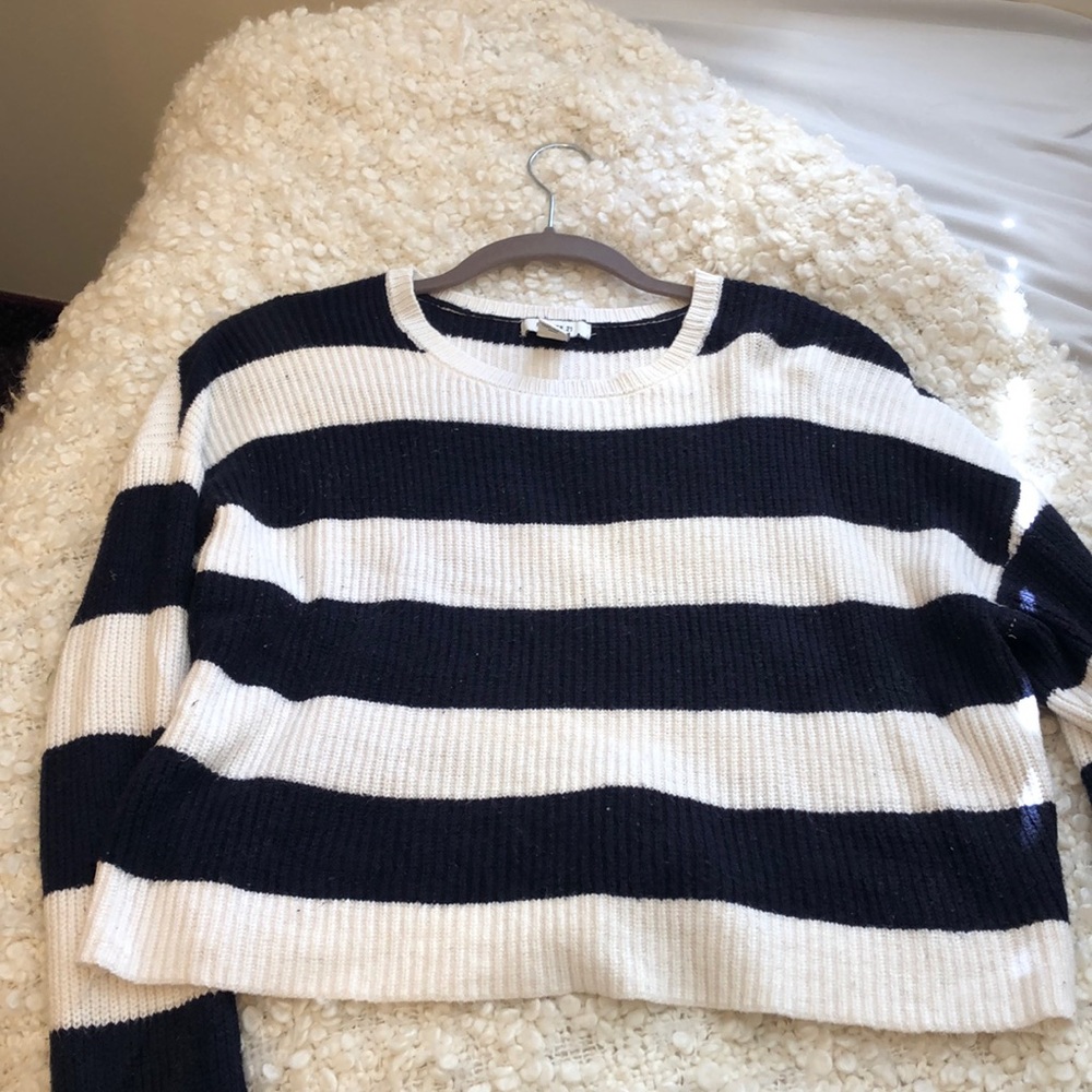 Forever 21 stripped knit sweater. Size medium